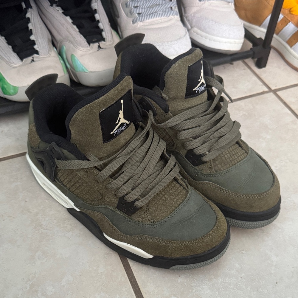 AJ Retro 4 "Olive"